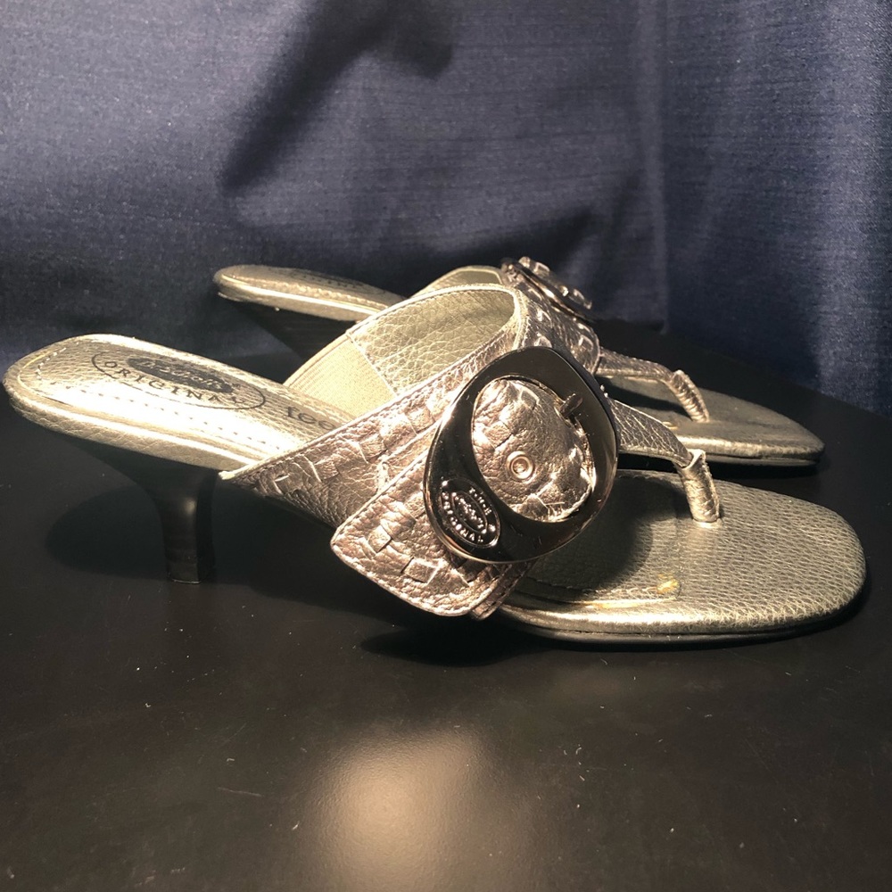 Silver kitten heal Dr. Scholl’s buckle sandals